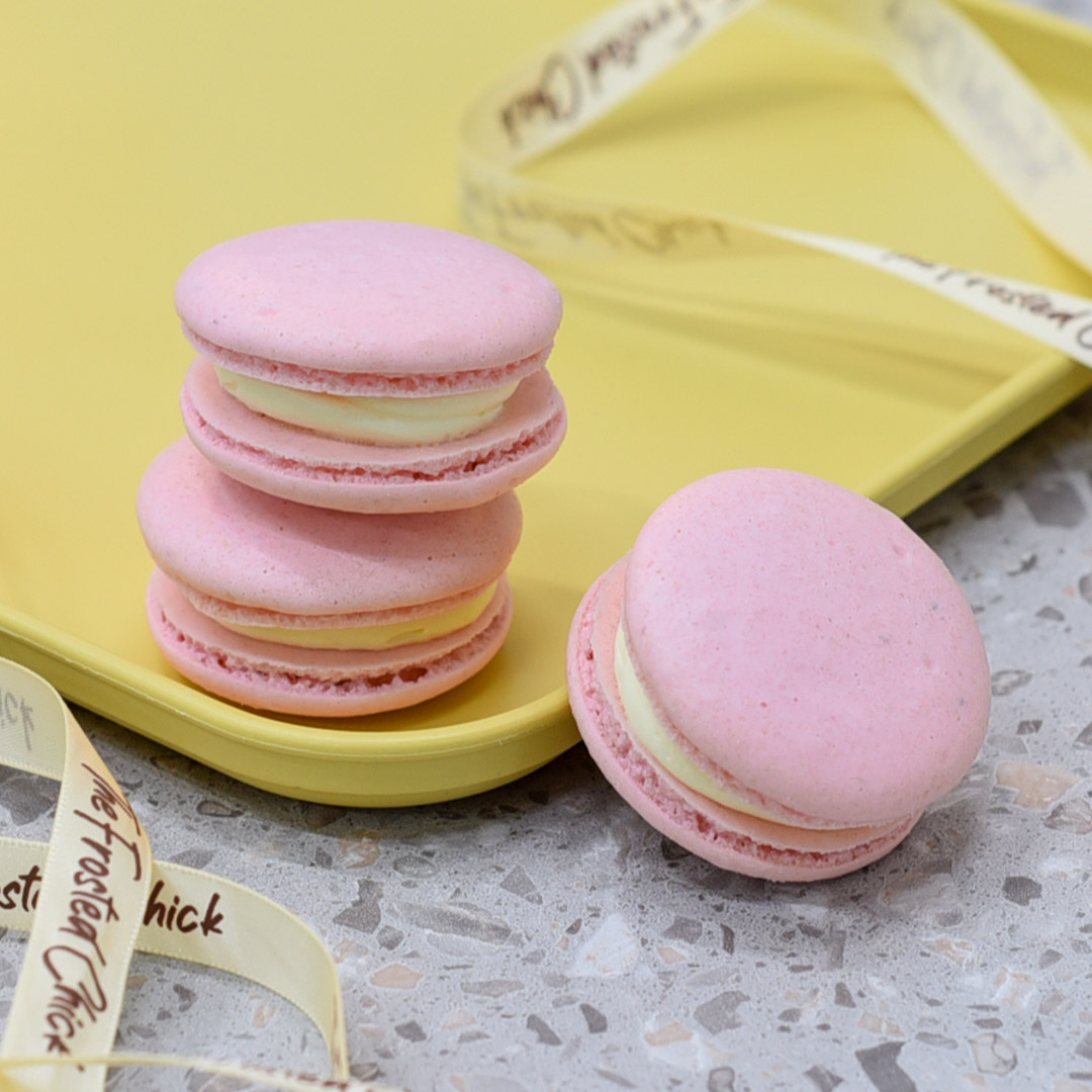 Rose macaron