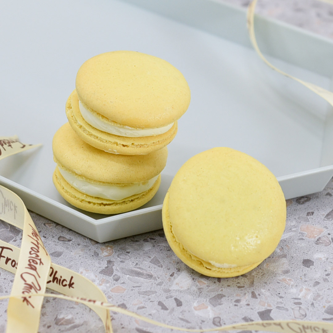 Salted caramel macaron