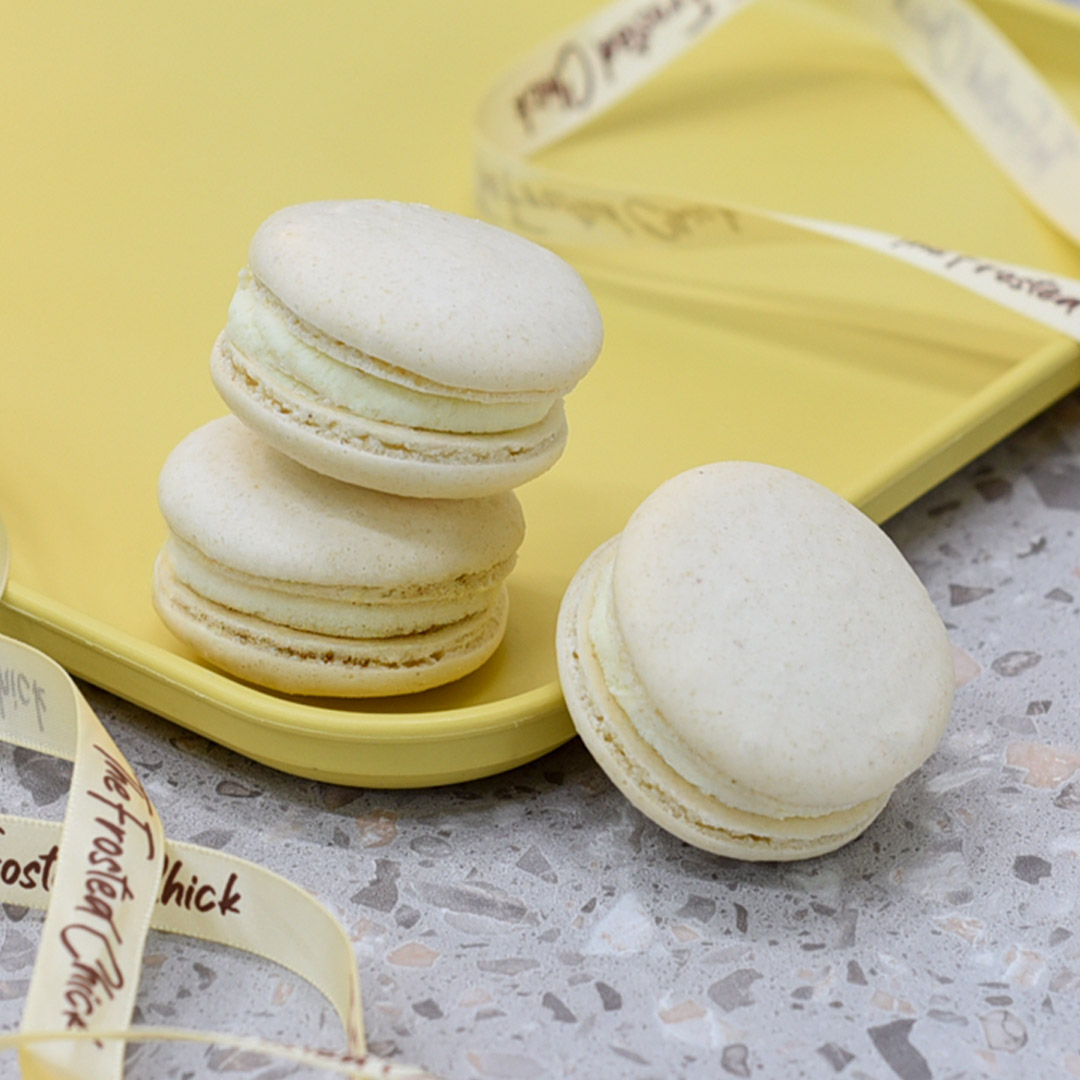 White chocolate macaron