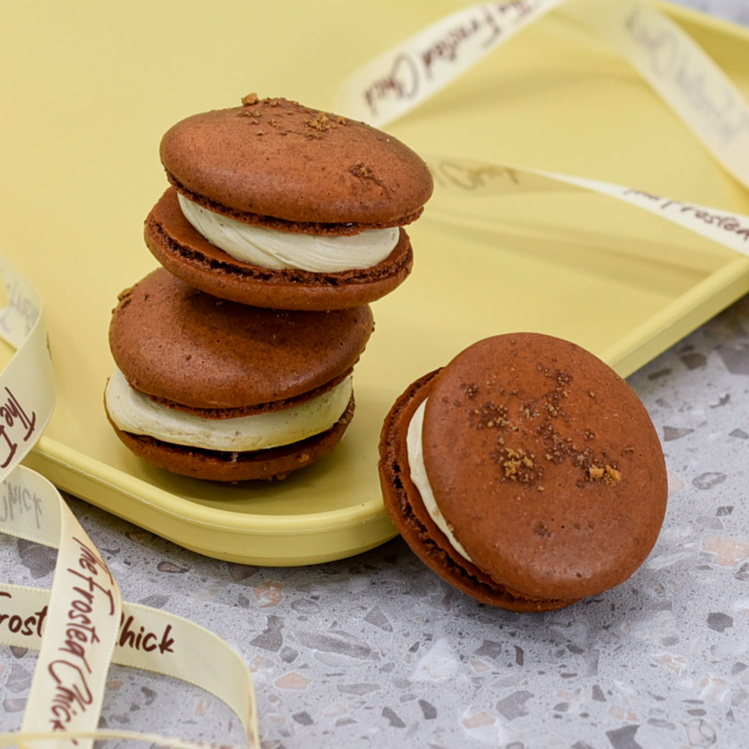 Speculoos cookie butter macaron